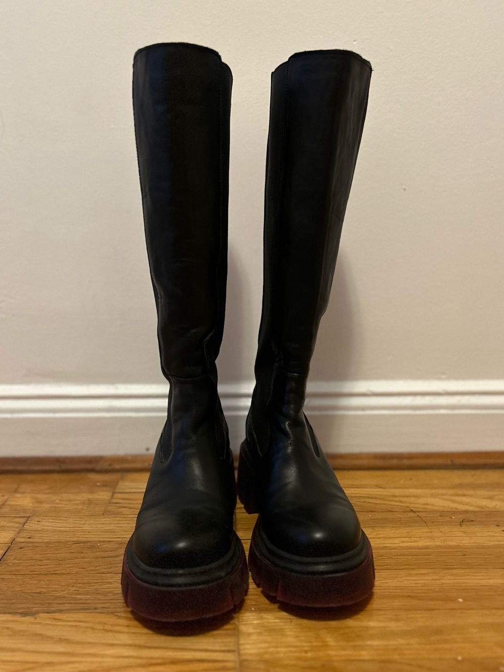 Steve Madden Gage Black Leather Knee High Boots with Pink Lug Sole. Size 39 - Picture 6 of 13